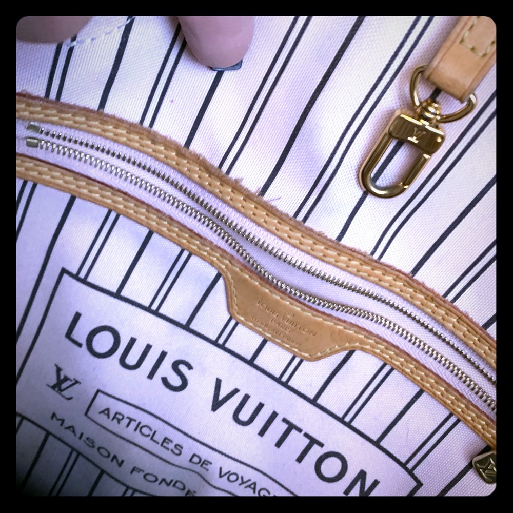 LV Ballerina bag no damage. Authentic